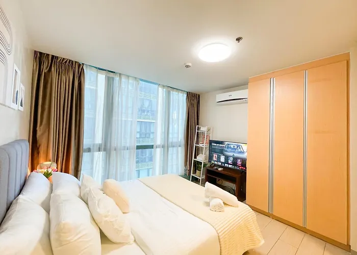 Holiday home Luxury Bgc Condo, Steps To Uptown Mall #oursw31i Manila