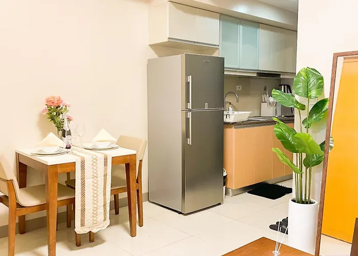 Holiday home Luxury Bgc Condo, Steps To Uptown Mall #oursw31i