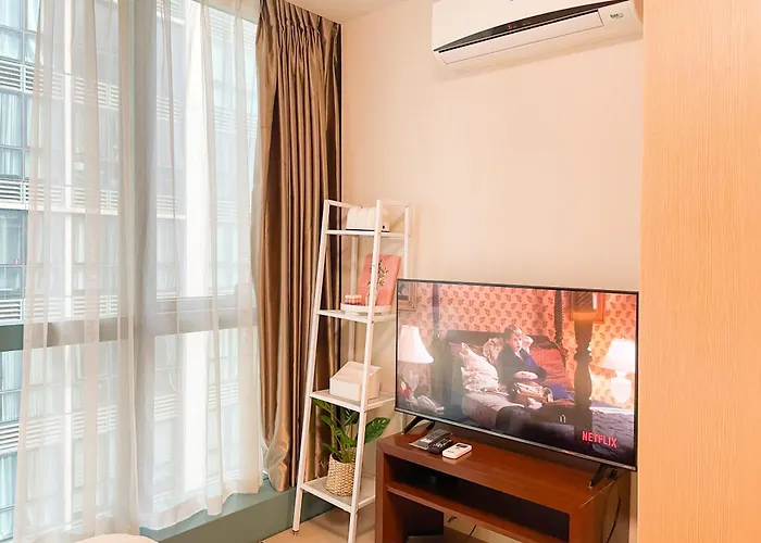Holiday home Luxury Bgc Condo, Steps To Uptown Mall #oursw31i