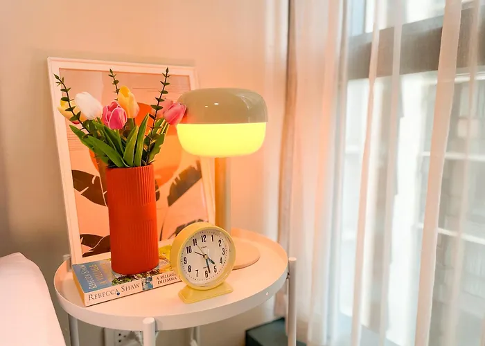 Luxury Bgc Condo, Steps To Uptown Mall #oursw31i Holiday home *