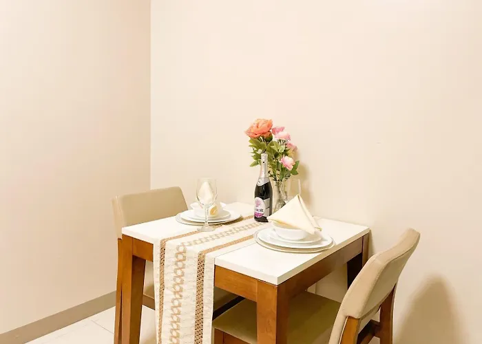 Luxury Bgc Condo, Steps To Uptown Mall #oursw31i Holiday home *