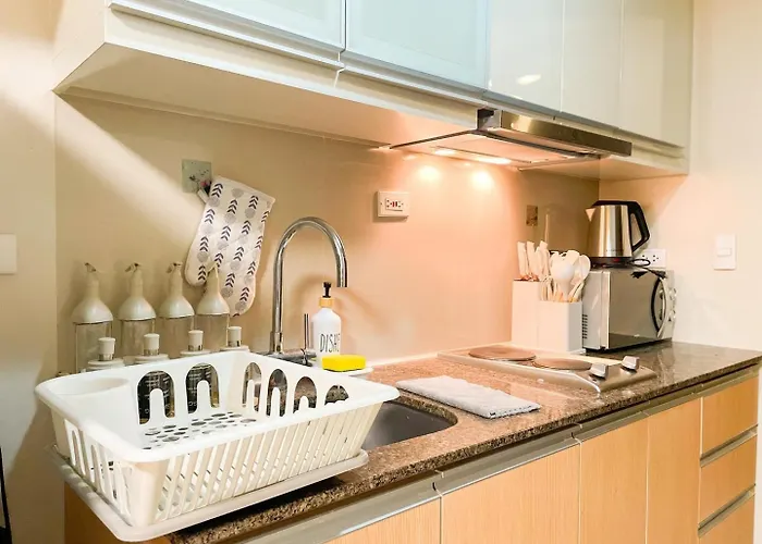 Luxury Bgc Condo, Steps To Uptown Mall #oursw31i Holiday home